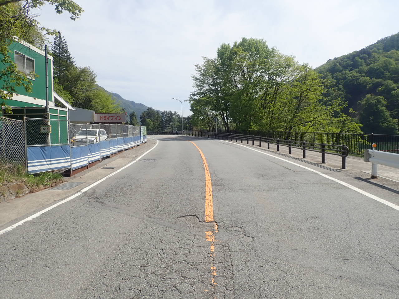 画像 (国道140号舗装工事　三富川浦)